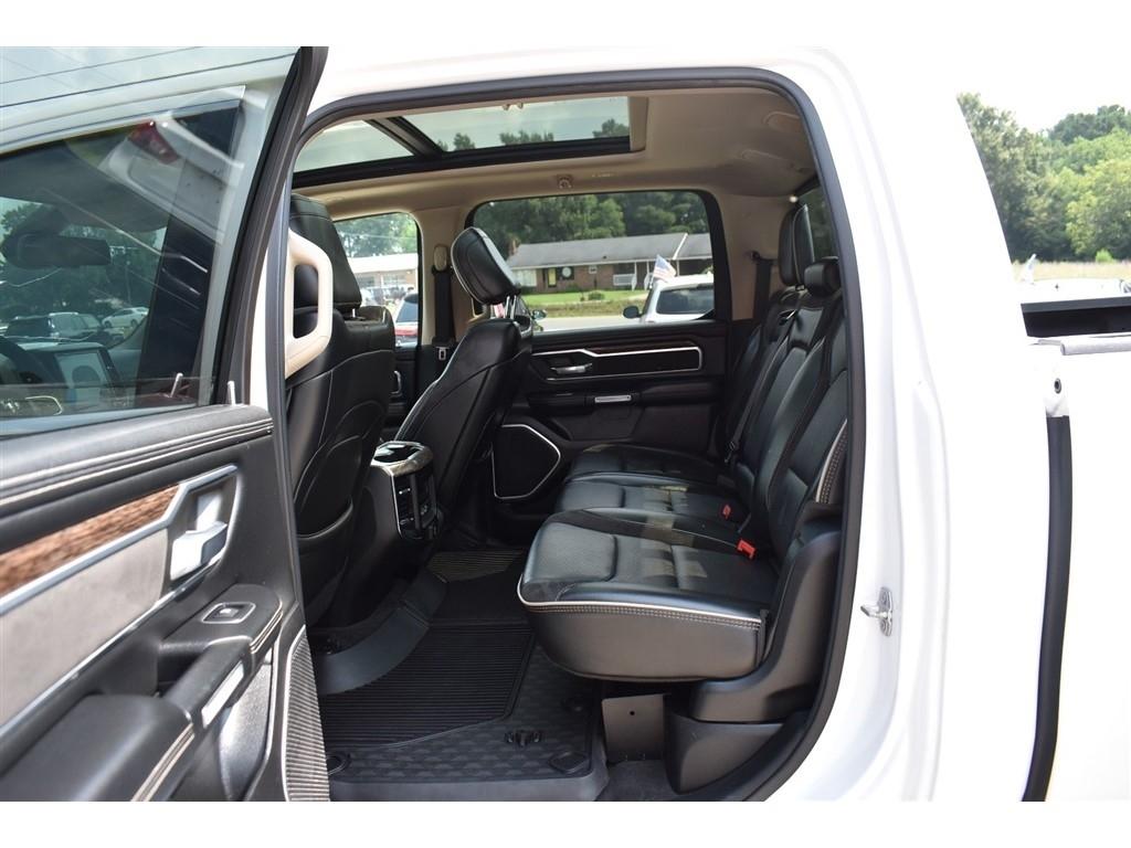 RAM 1500 Laramie 4x4 Crew Cab 5'7" Box 2020