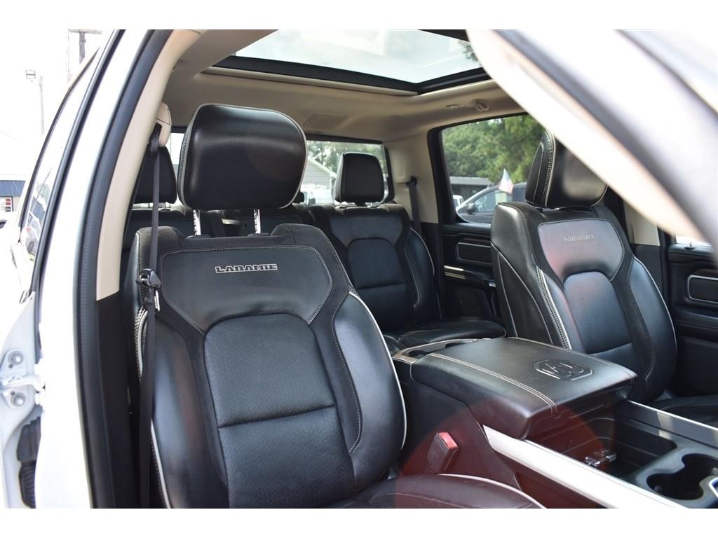 RAM 1500 Laramie 4x4 Crew Cab 5'7" Box 2020