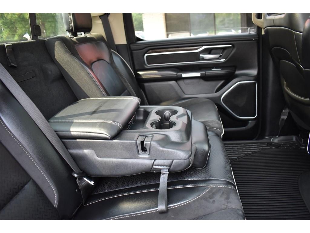 RAM 1500 Laramie 4x4 Crew Cab 5'7" Box 2020