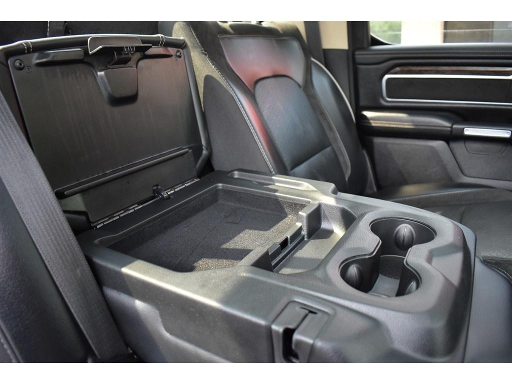RAM 1500 Laramie 4x4 Crew Cab 5'7" Box 2020