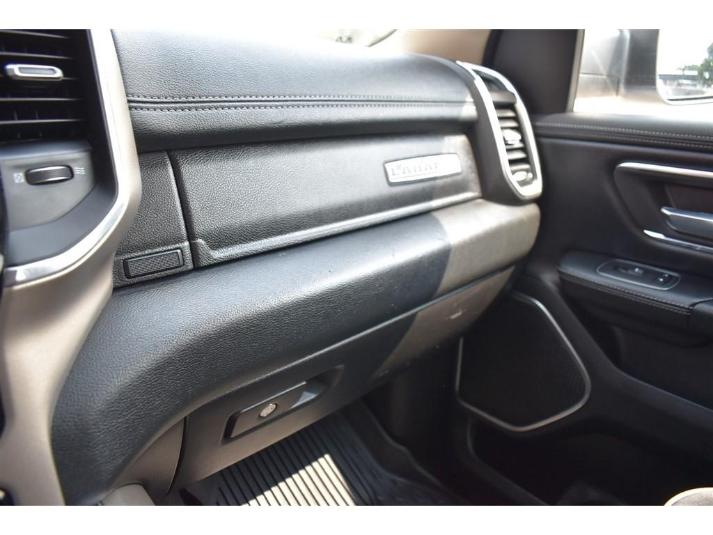 RAM 1500 Laramie 4x4 Crew Cab 5'7" Box 2020