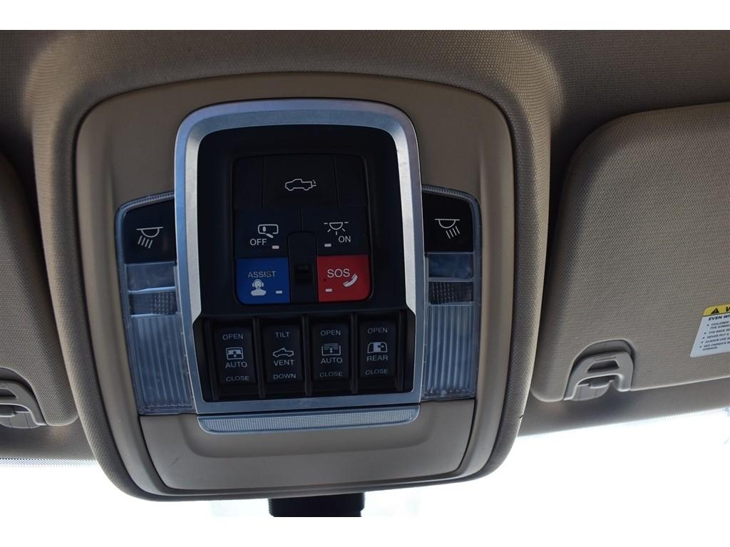 RAM 1500 Laramie 4x4 Crew Cab 5'7" Box 2020