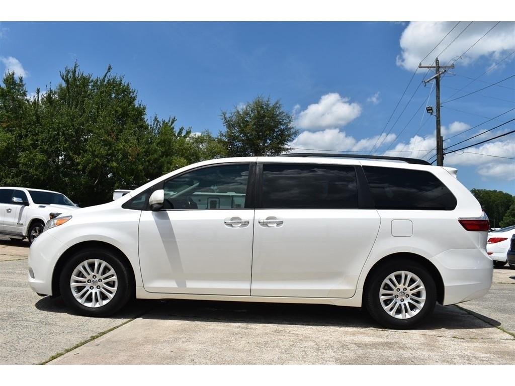 Toyota Sienna 5dr 8-Pass Van XLE Premium FWD (Natl) 2016