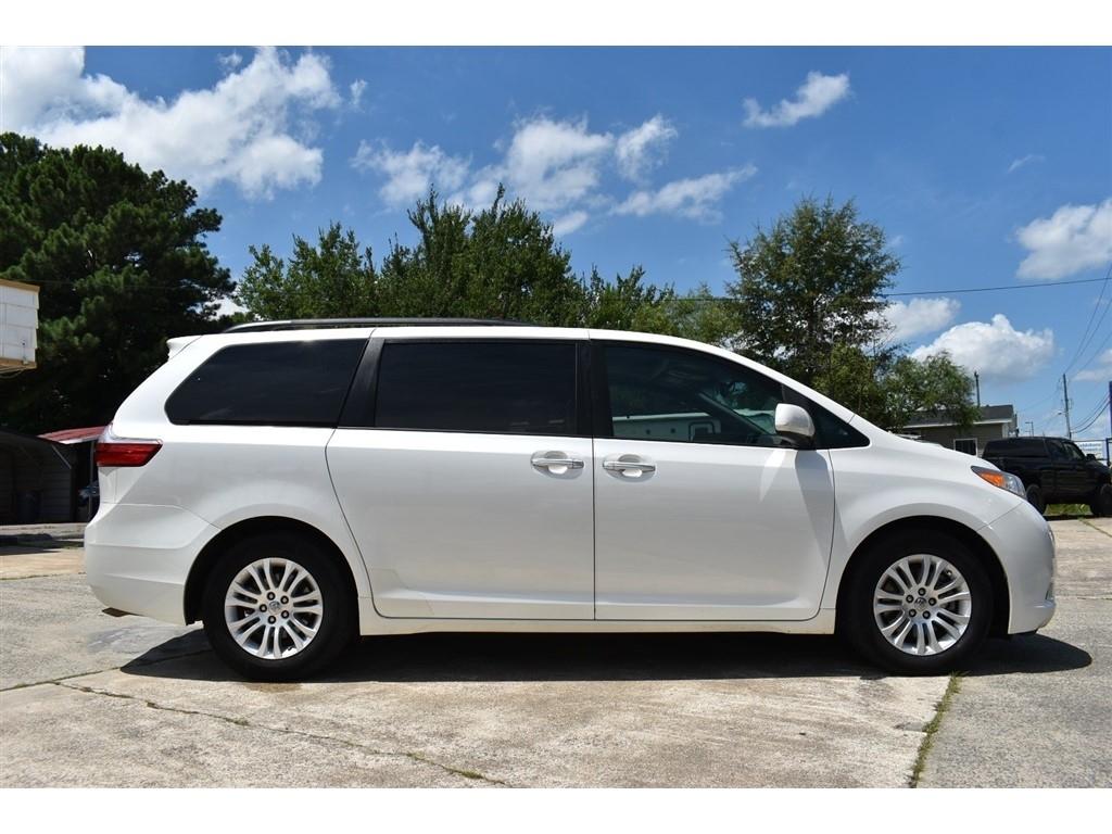 Toyota Sienna 5dr 8-Pass Van XLE Premium FWD (Natl) 2016