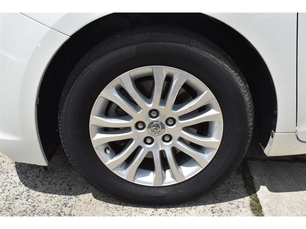 Toyota Sienna 5dr 8-Pass Van XLE Premium FWD (Natl) 2016