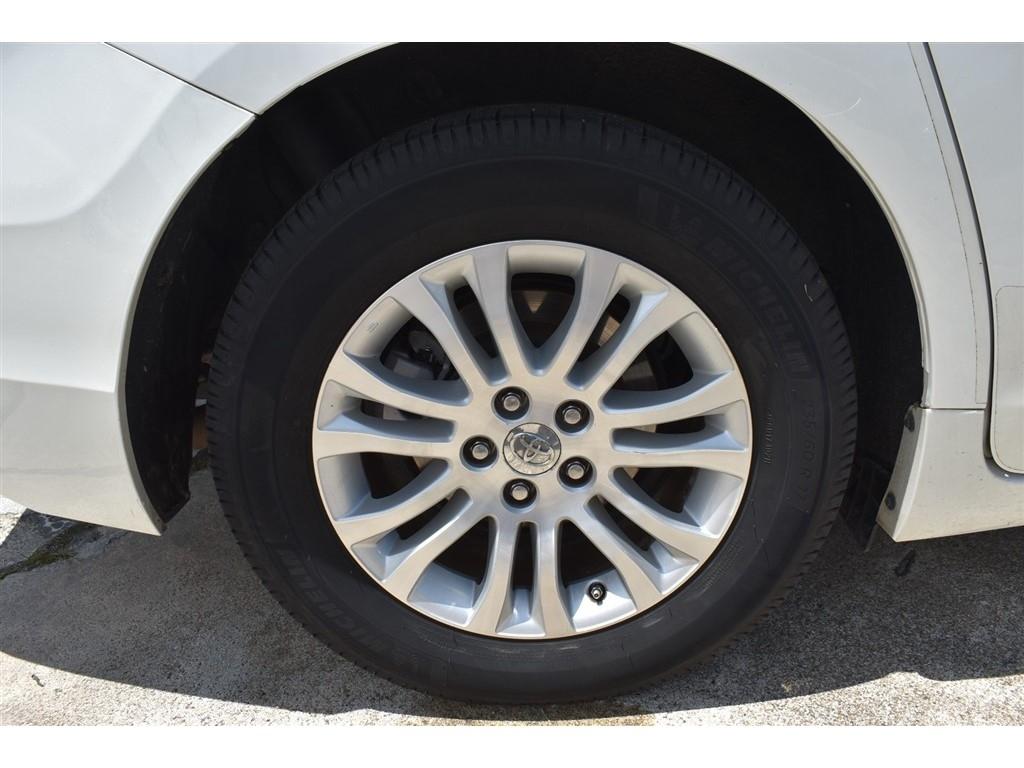Toyota Sienna 5dr 8-Pass Van XLE Premium FWD (Natl) 2016