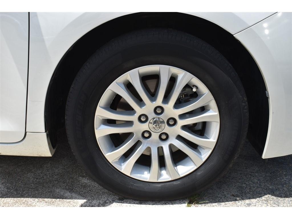 Toyota Sienna 5dr 8-Pass Van XLE Premium FWD (Natl) 2016