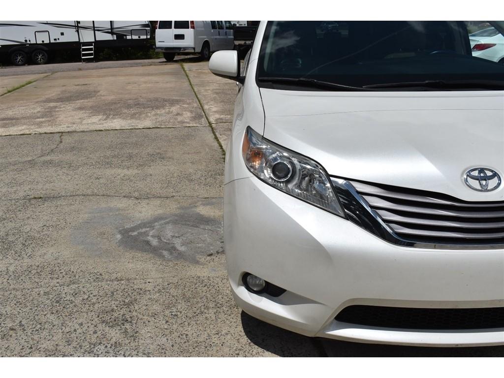 Toyota Sienna 5dr 8-Pass Van XLE Premium FWD (Natl) 2016
