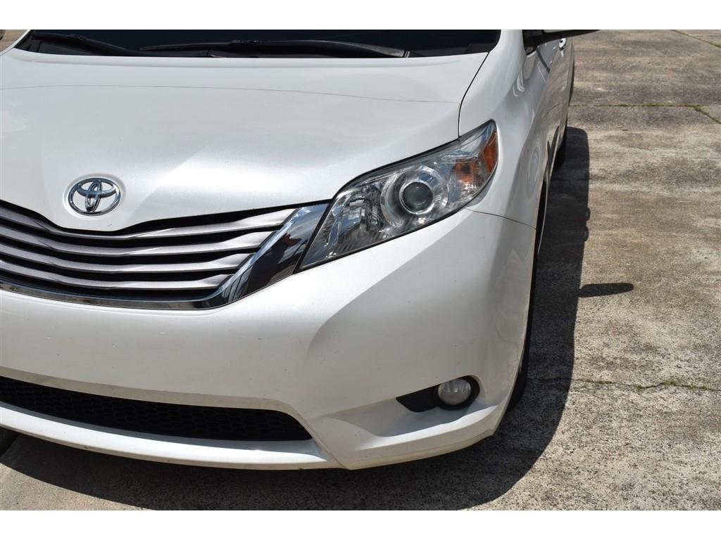 Toyota Sienna 5dr 8-Pass Van XLE Premium FWD (Natl) 2016