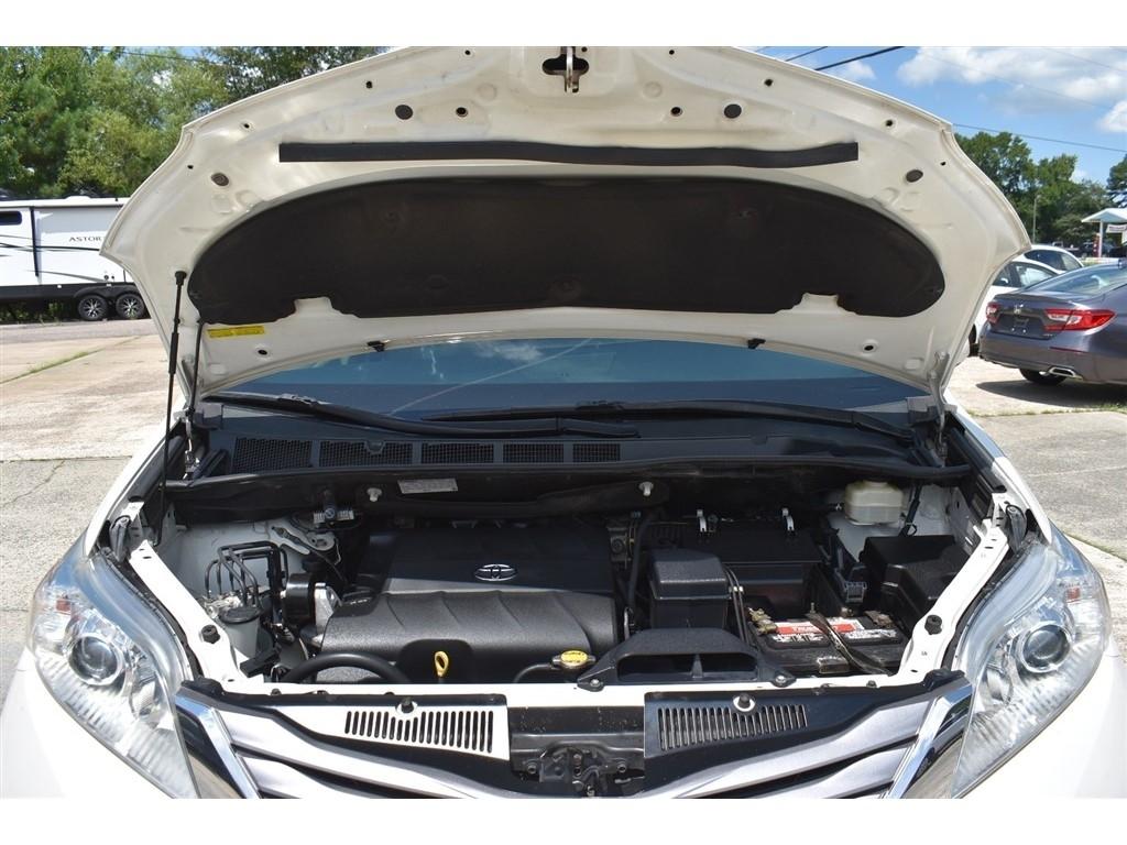 Toyota Sienna 5dr 8-Pass Van XLE Premium FWD (Natl) 2016