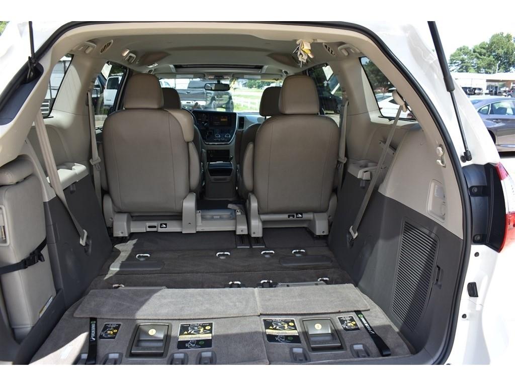 Toyota Sienna 5dr 8-Pass Van XLE Premium FWD (Natl) 2016