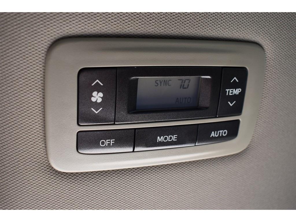 Toyota Sienna 5dr 8-Pass Van XLE Premium FWD (Natl) 2016