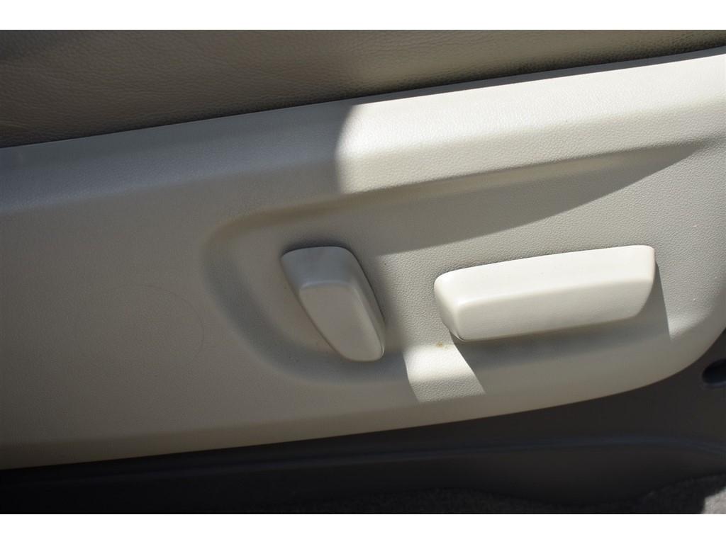Toyota Sienna 5dr 8-Pass Van XLE Premium FWD (Natl) 2016