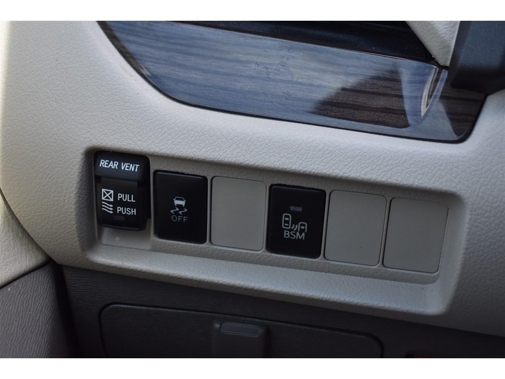 Toyota Sienna 5dr 8-Pass Van XLE Premium FWD (Natl) 2016