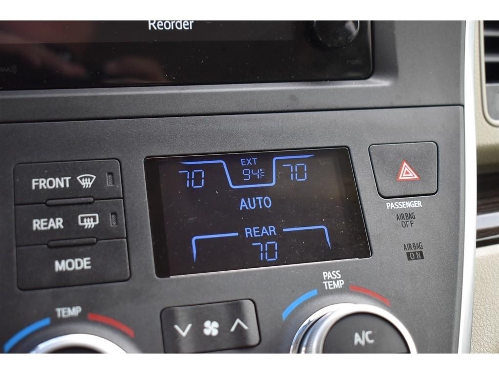 Toyota Sienna 5dr 8-Pass Van XLE Premium FWD (Natl) 2016