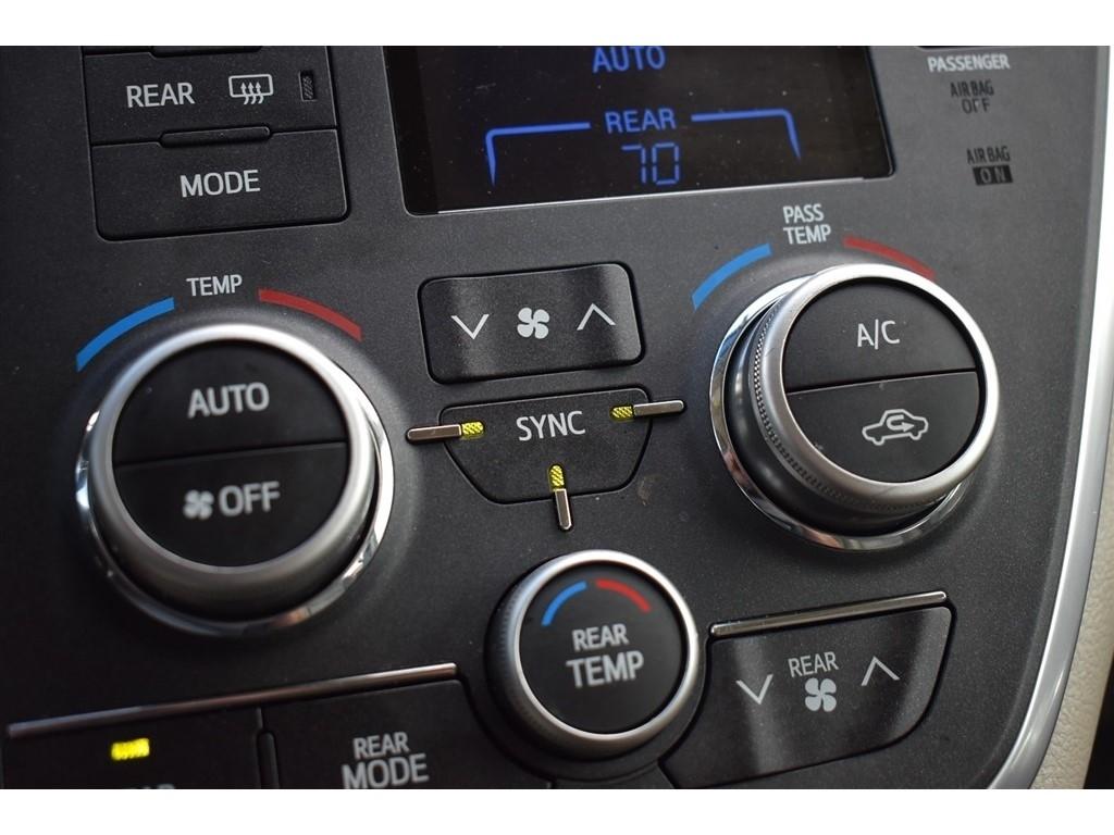 Toyota Sienna 5dr 8-Pass Van XLE Premium FWD (Natl) 2016