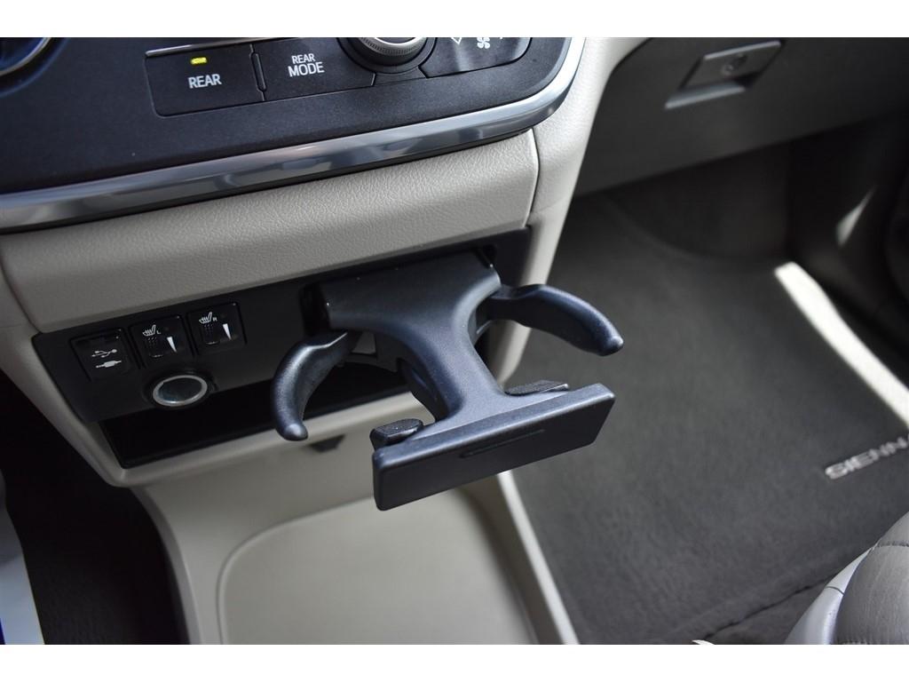 Toyota Sienna 5dr 8-Pass Van XLE Premium FWD (Natl) 2016