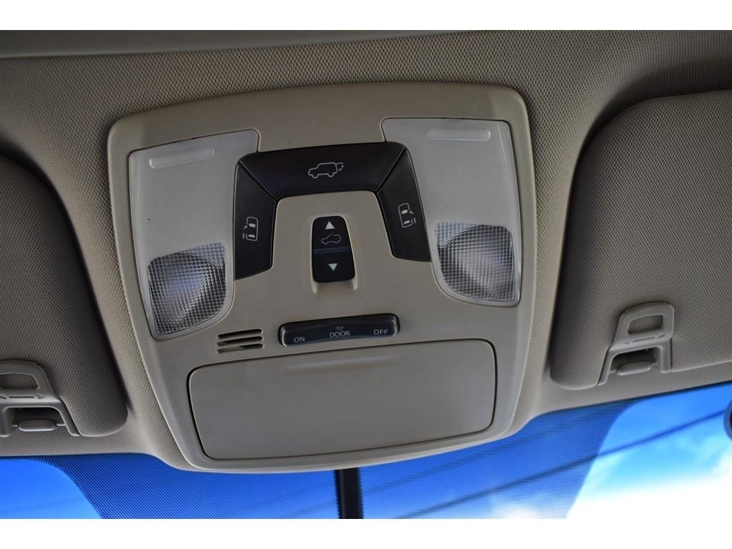 Toyota Sienna 5dr 8-Pass Van XLE Premium FWD (Natl) 2016
