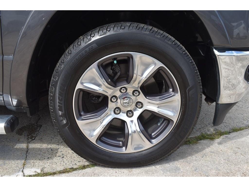 RAM 1500 Laramie 4x4 Crew Cab 5'7" Box 2019