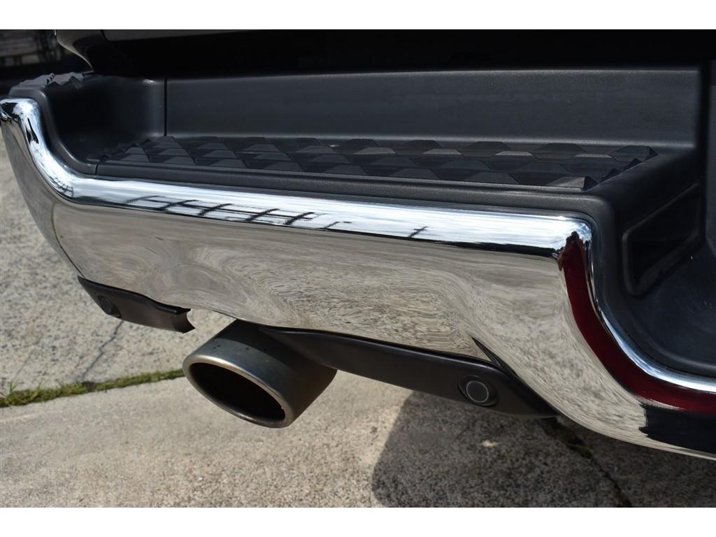 RAM 1500 Laramie 4x4 Crew Cab 5'7" Box 2019