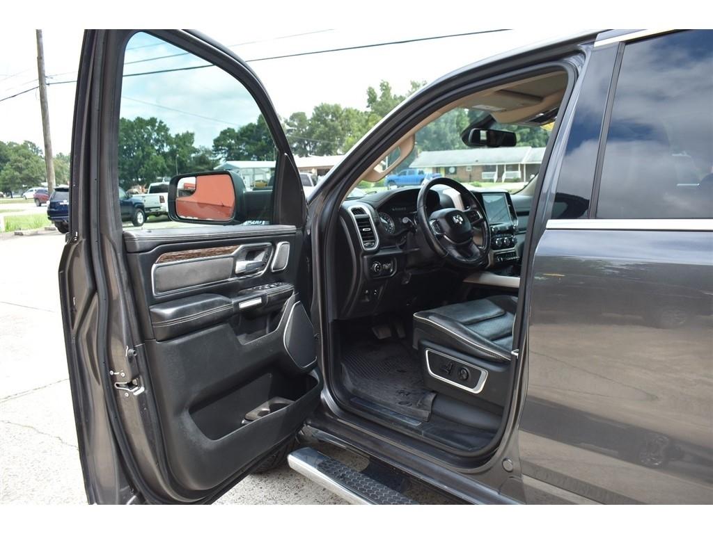 RAM 1500 Laramie 4x4 Crew Cab 5'7" Box 2019