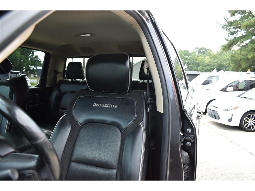 RAM 1500 Laramie 4x4 Crew Cab 5'7" Box 2019