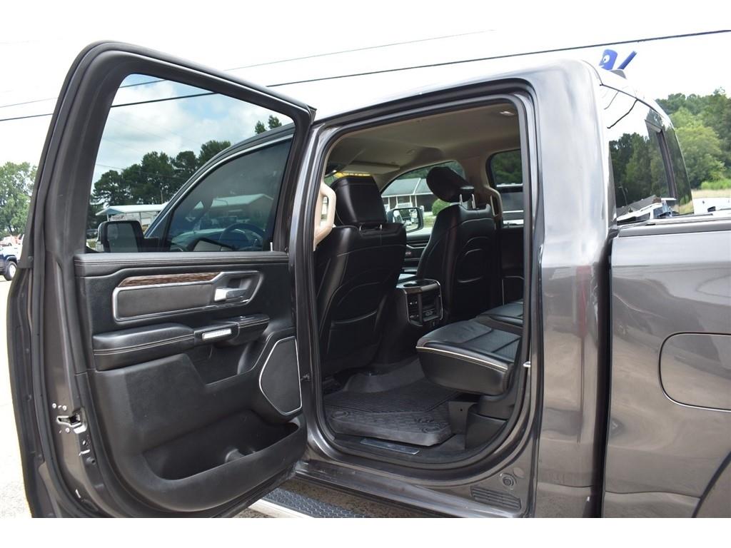 RAM 1500 Laramie 4x4 Crew Cab 5'7" Box 2019