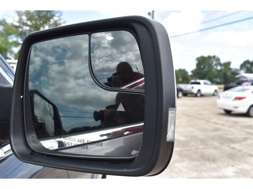 RAM 1500 Laramie 4x4 Crew Cab 5'7" Box 2019