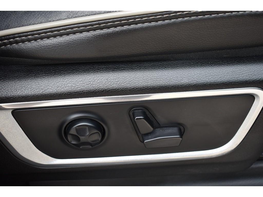 RAM 1500 Laramie 4x4 Crew Cab 5'7" Box 2019