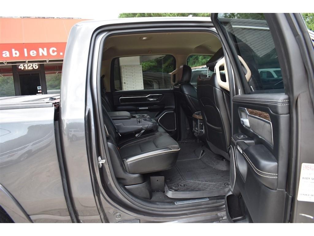 RAM 1500 Laramie 4x4 Crew Cab 5'7" Box 2019