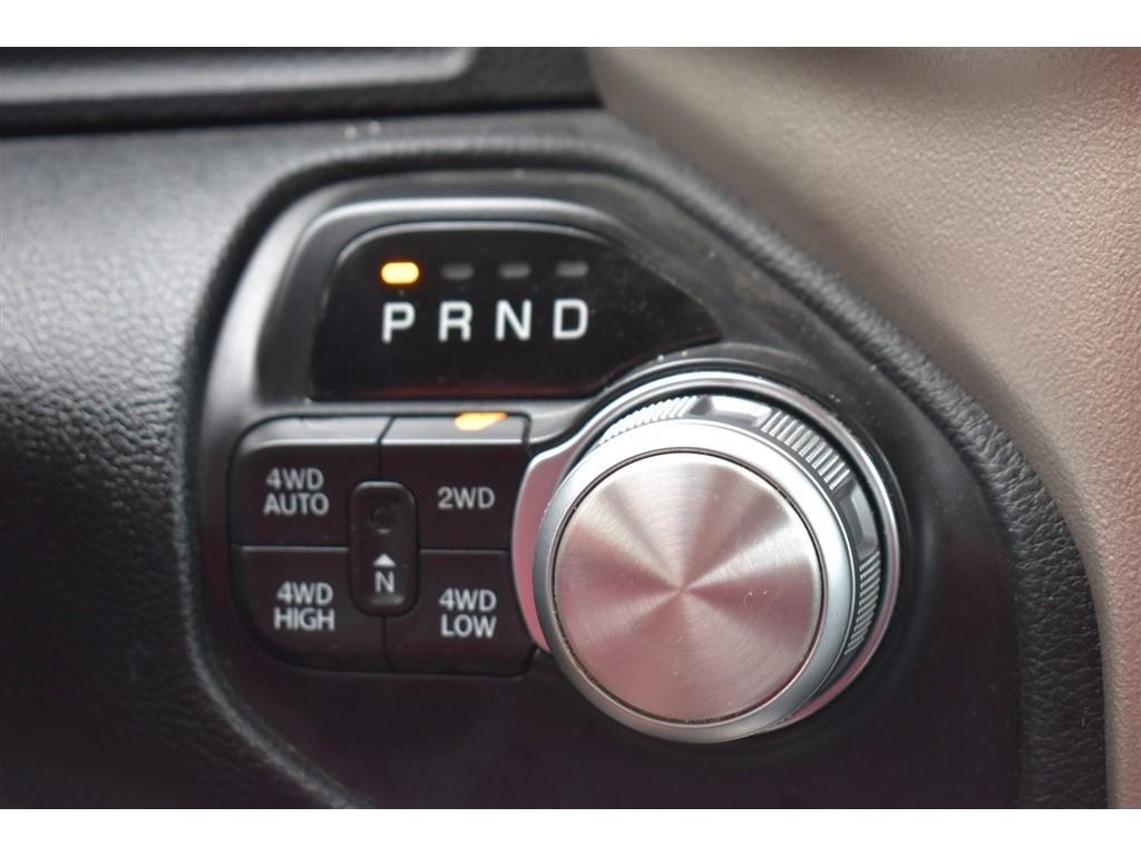 RAM 1500 Laramie 4x4 Crew Cab 5'7" Box 2019