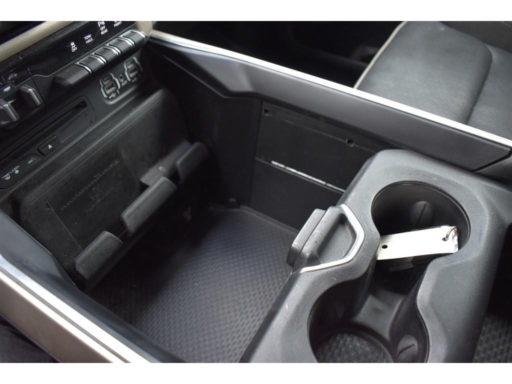 RAM 1500 Laramie 4x4 Crew Cab 5'7" Box 2019