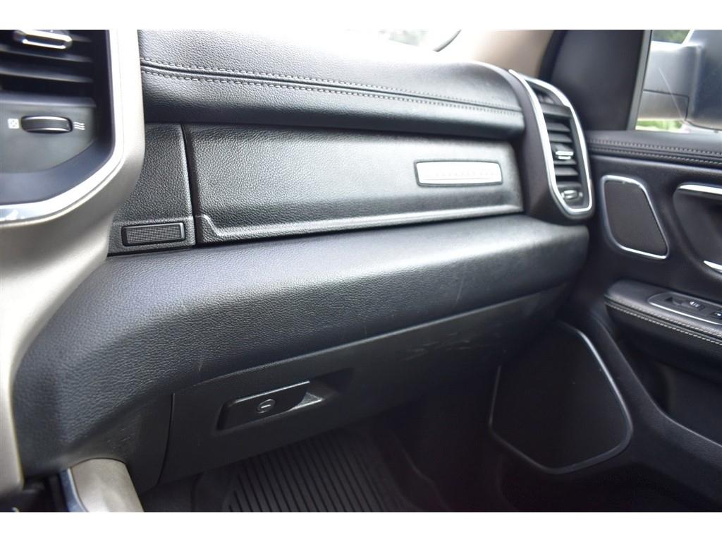 RAM 1500 Laramie 4x4 Crew Cab 5'7" Box 2019