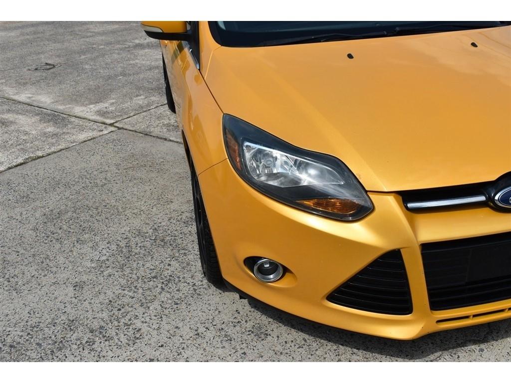 Ford Focus 5dr HB Titanium 2012