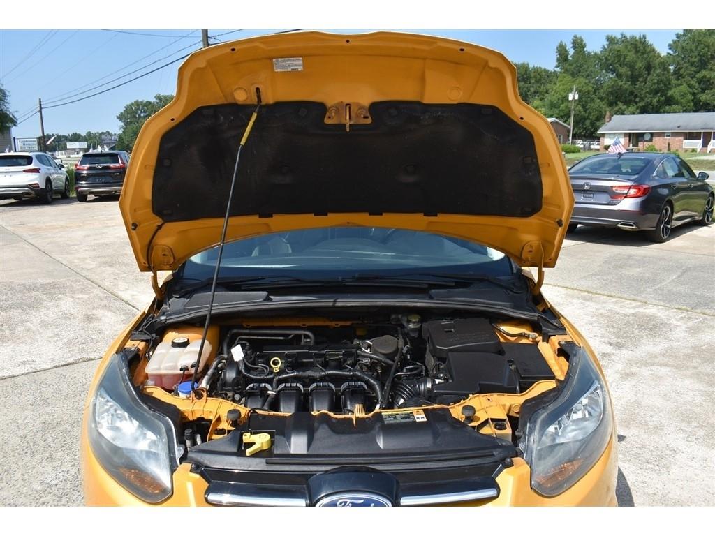Ford Focus 5dr HB Titanium 2012