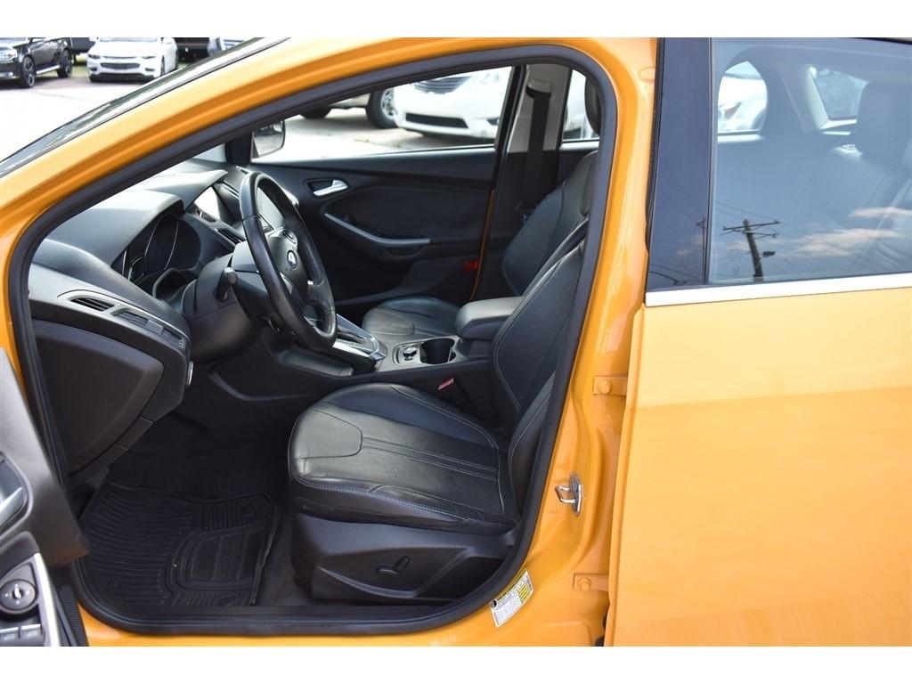 Ford Focus 5dr HB Titanium 2012