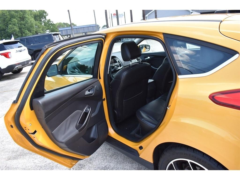 Ford Focus 5dr HB Titanium 2012