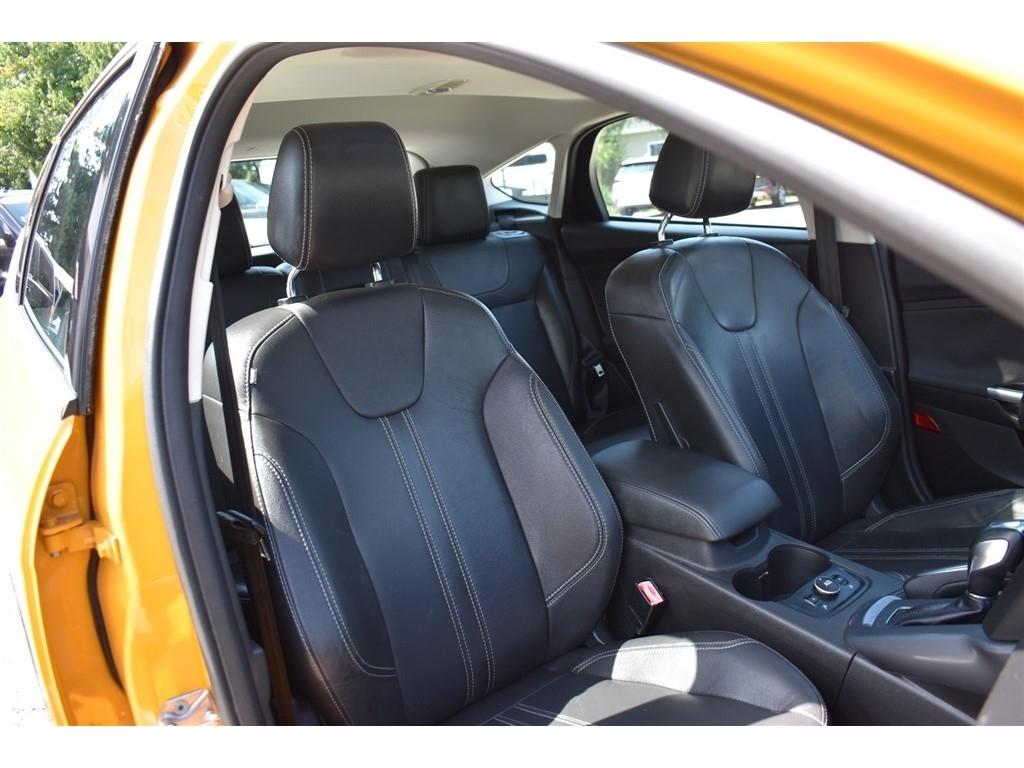 Ford Focus 5dr HB Titanium 2012