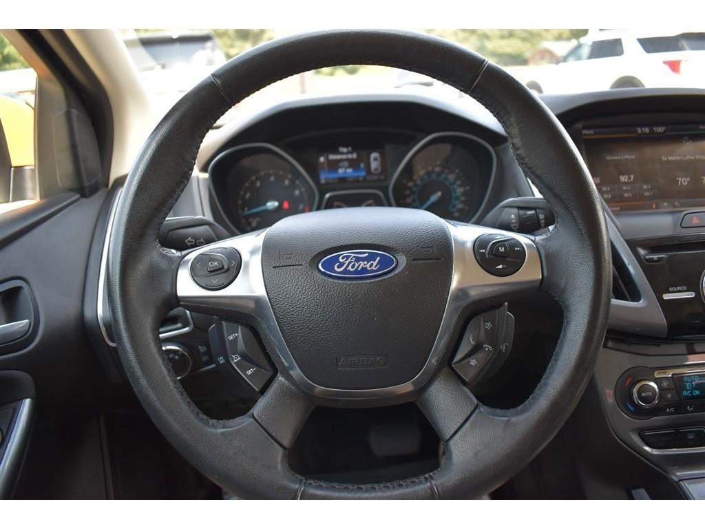 Ford Focus 5dr HB Titanium 2012