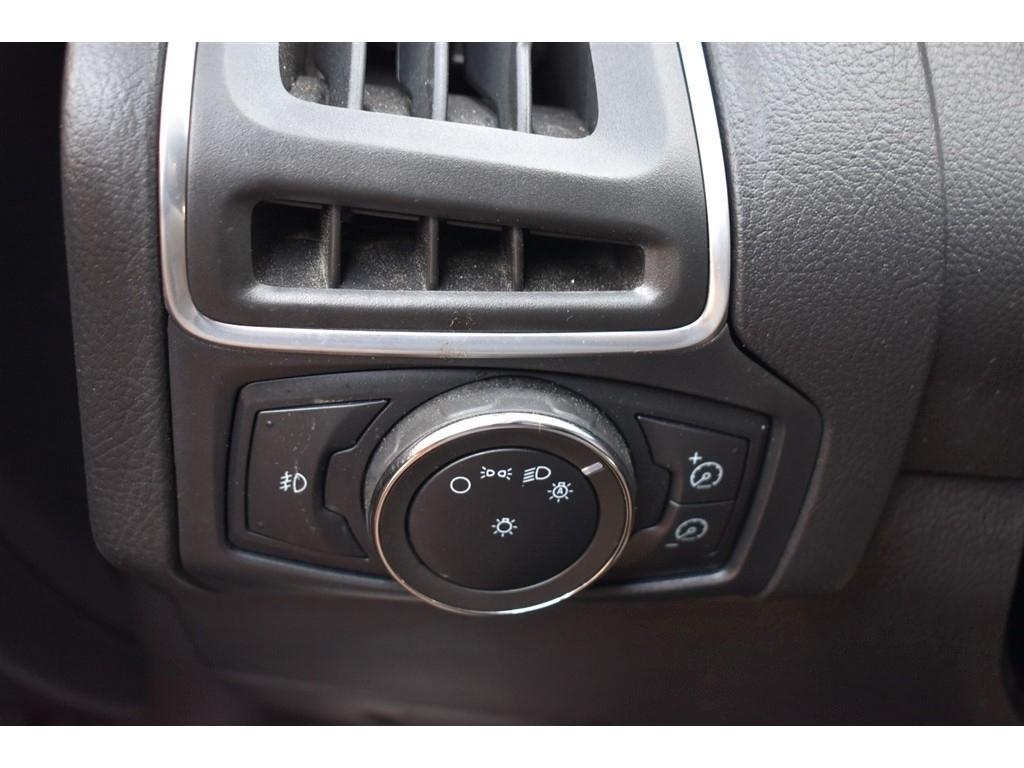 Ford Focus 5dr HB Titanium 2012