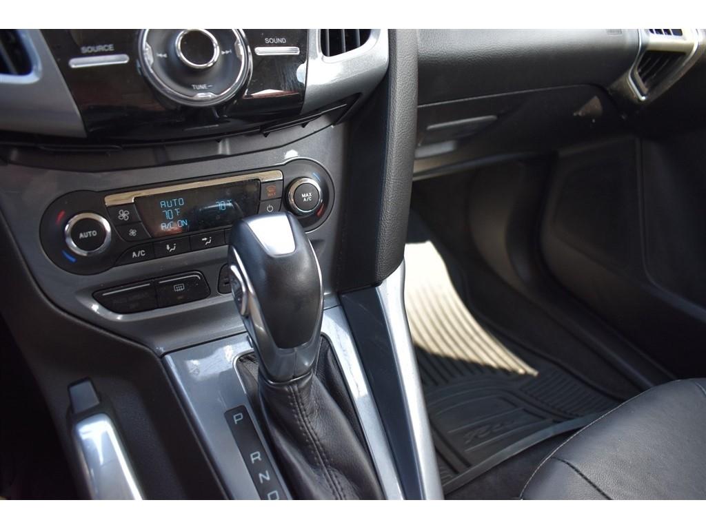 Ford Focus 5dr HB Titanium 2012