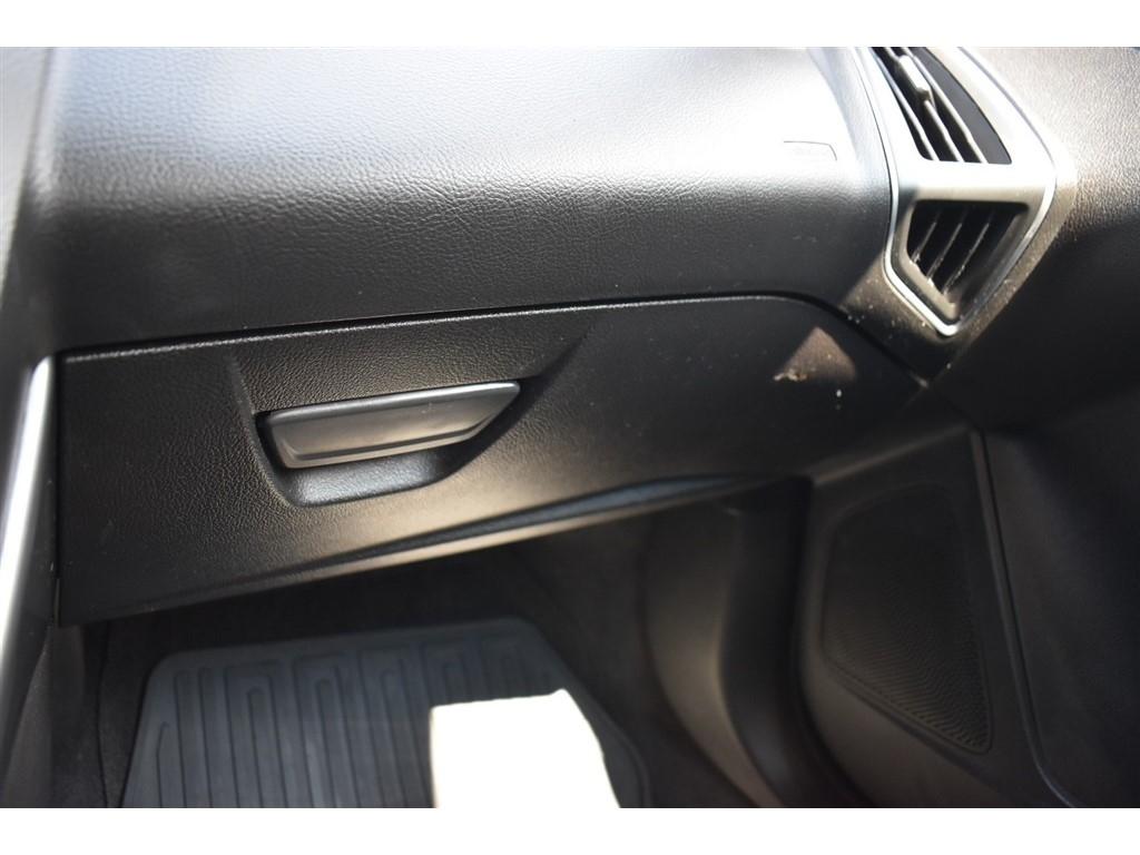 Ford Focus 5dr HB Titanium 2012