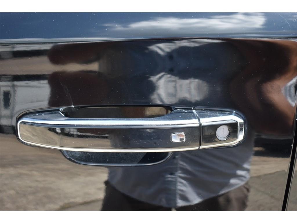 Chevrolet Tahoe 4WD 4dr Premier 2017