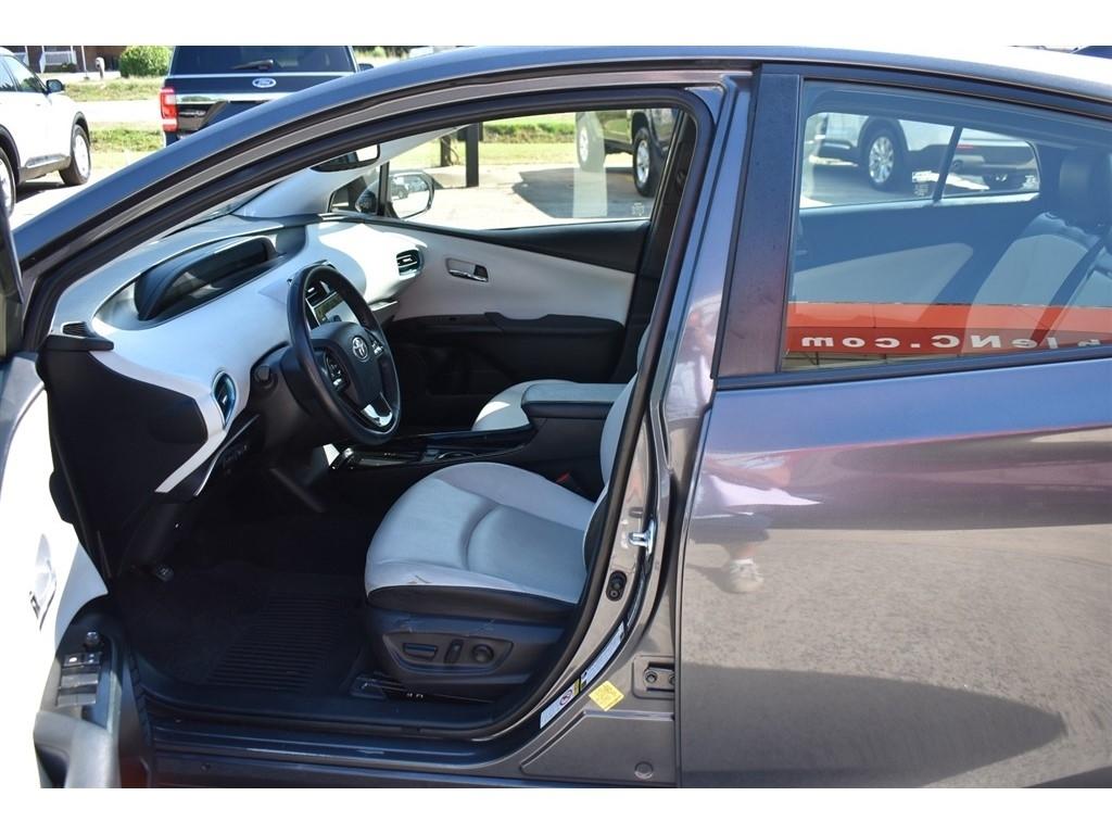 Toyota Prius Nightshade (Natl) 2022