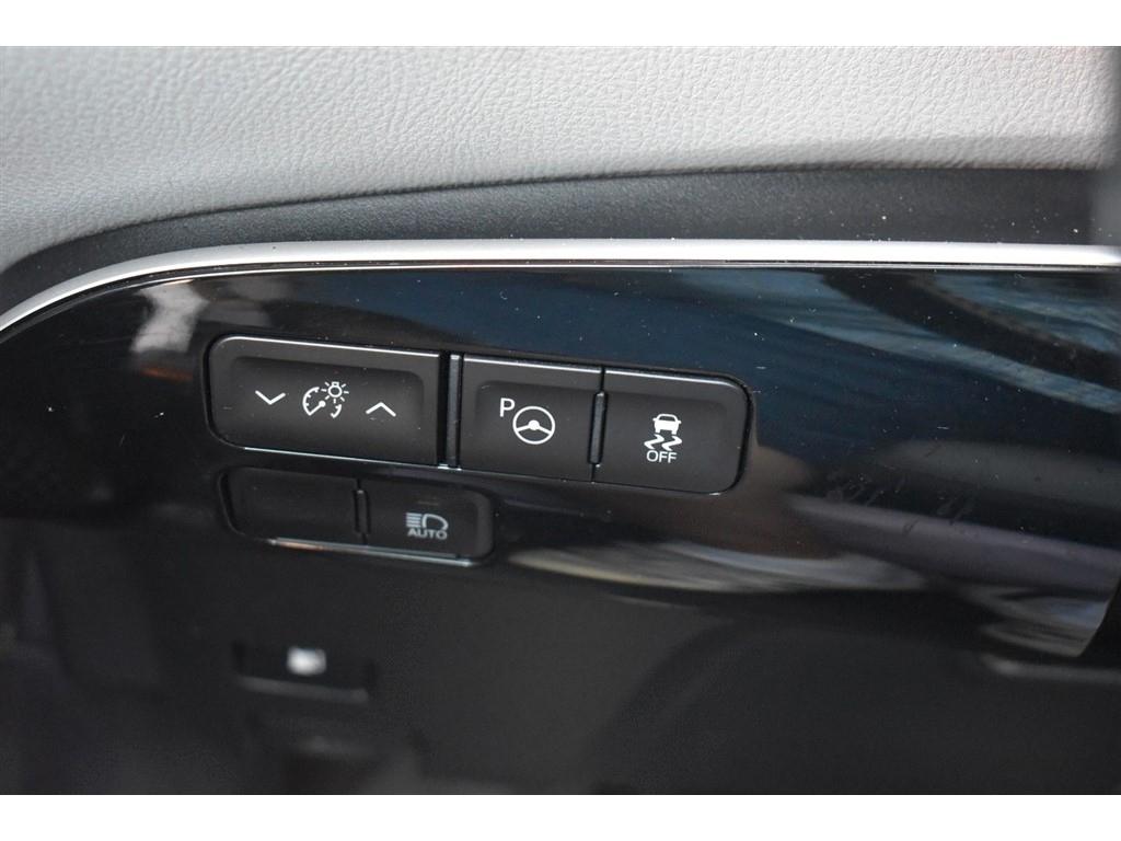 Toyota Prius Nightshade (Natl) 2022