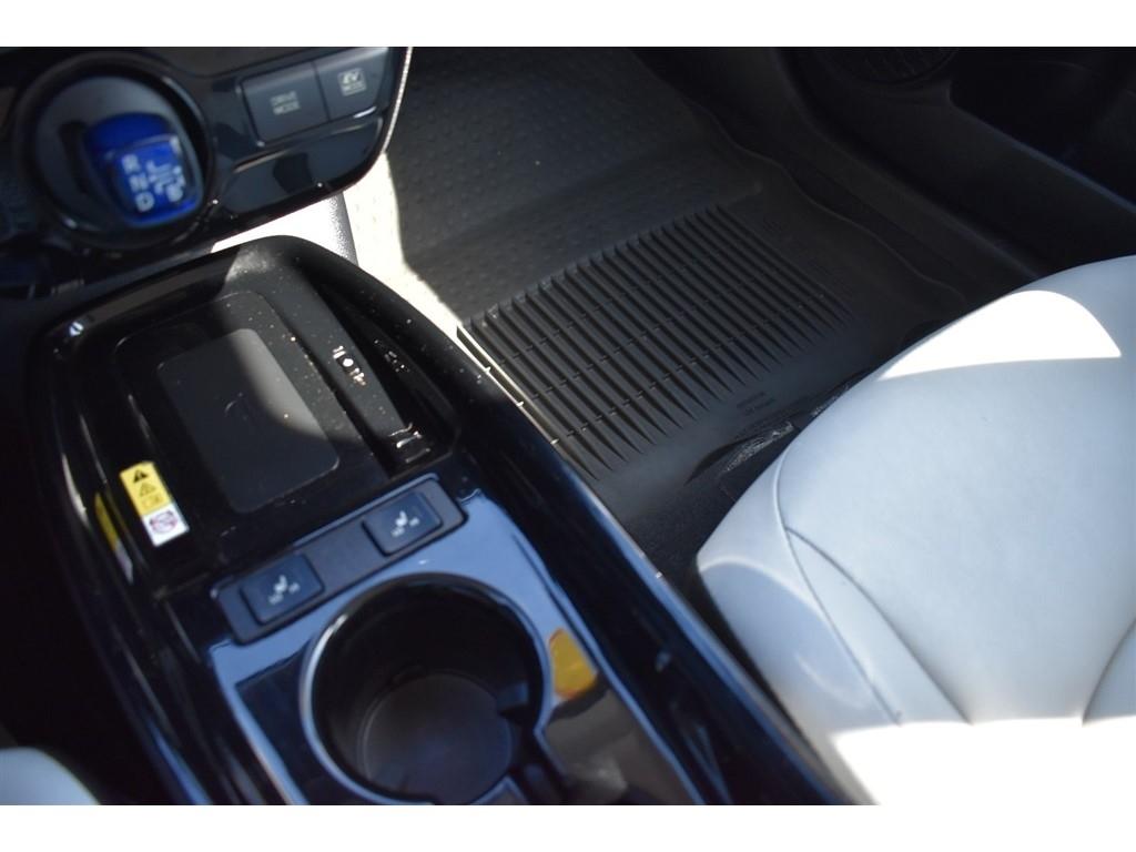 Toyota Prius Nightshade (Natl) 2022