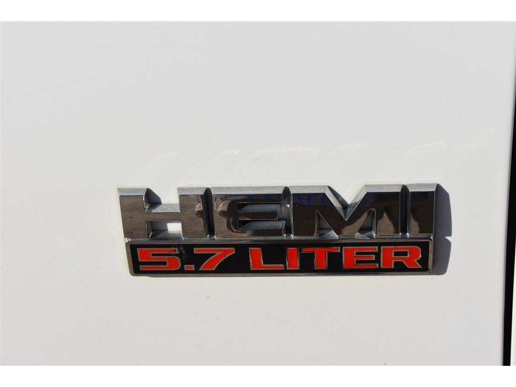 RAM 1500 Tradesman 4x4 Crew Cab 5'7" Box 2018