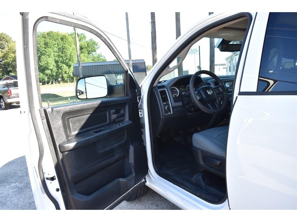 RAM 1500 Tradesman 4x4 Crew Cab 5'7" Box 2018