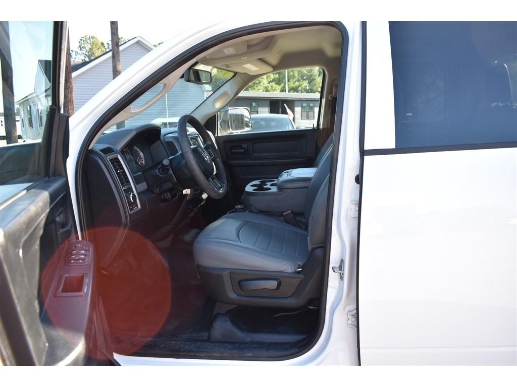 RAM 1500 Tradesman 4x4 Crew Cab 5'7" Box 2018