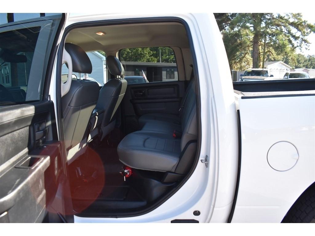 RAM 1500 Tradesman 4x4 Crew Cab 5'7" Box 2018
